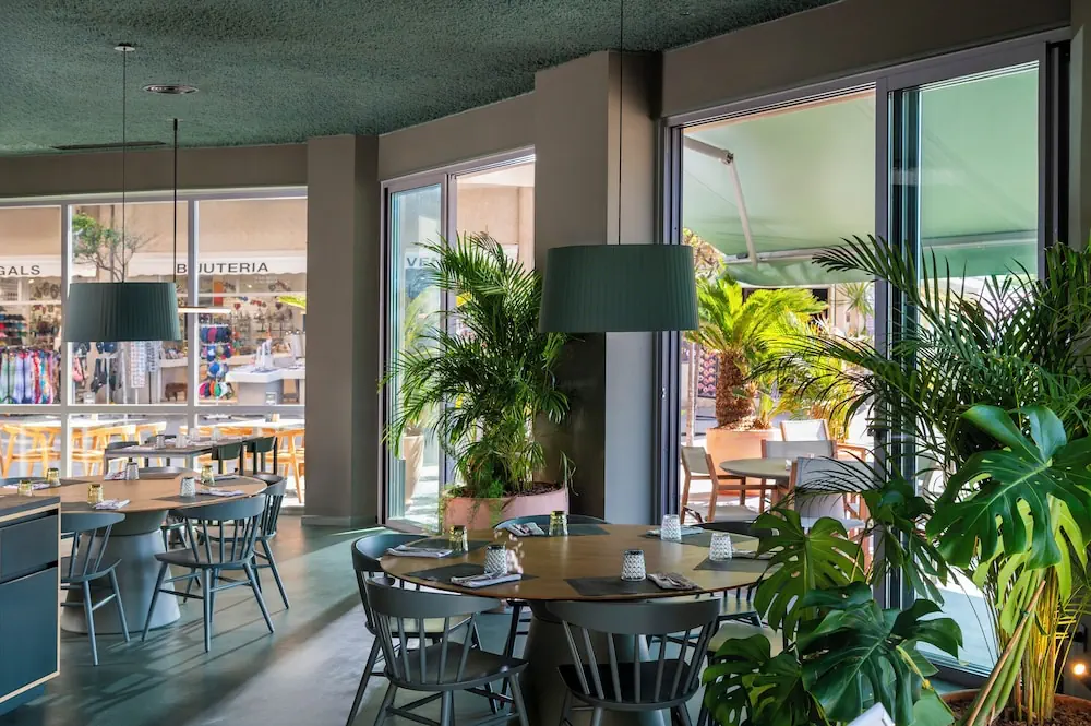HOTEL: AQUA Hotel Promenade and Spa