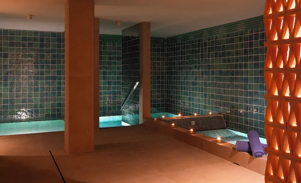 HOTEL: AQUA Hotel Promenade and Spa