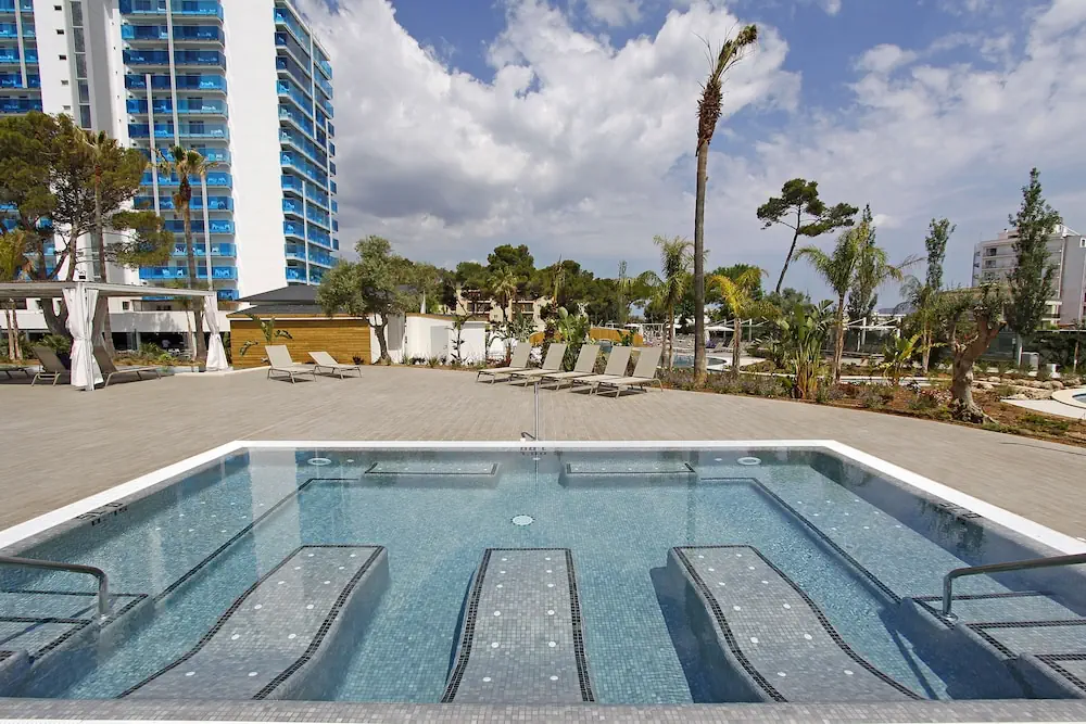 HOTEL: BG Hotel Tonga Tower