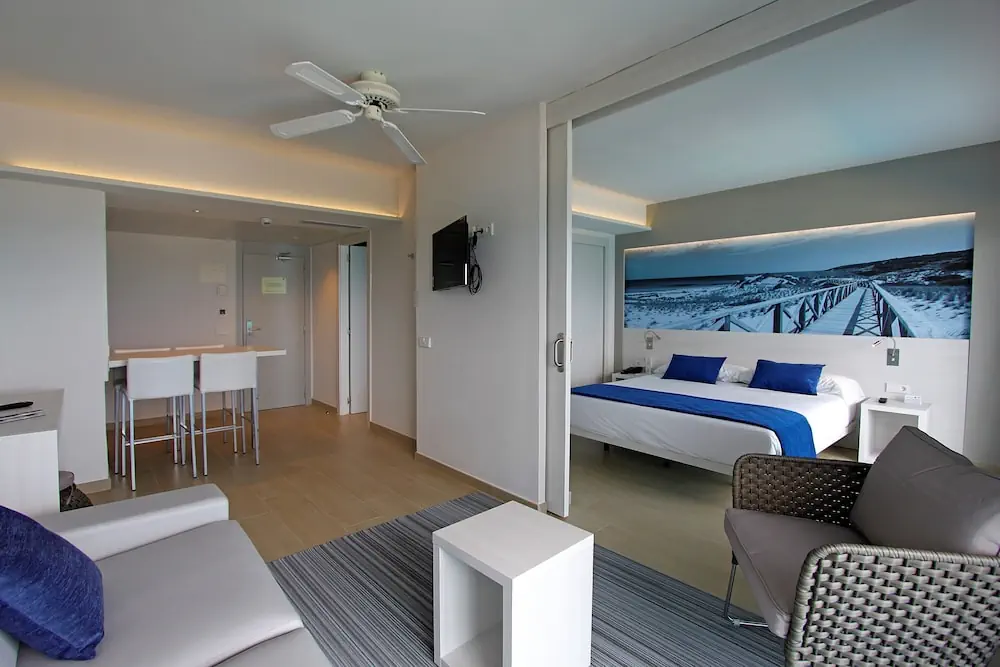 HOTEL: BG Hotel Tonga Tower