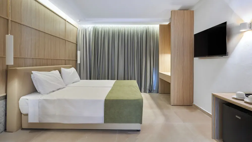 HOTEL: Eleni Holiday Resort