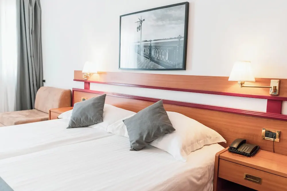 HOTEL: Hotel Horizont