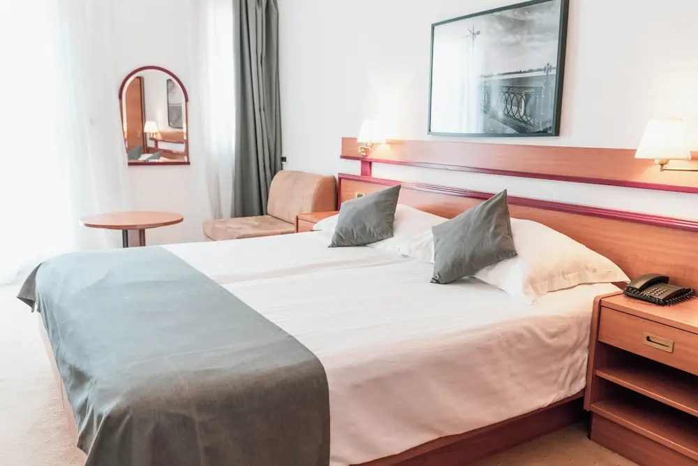 HOTEL: Hotel Horizont