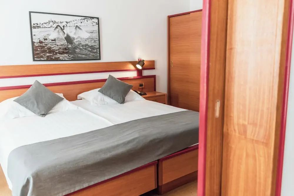HOTEL: Hotel Horizont