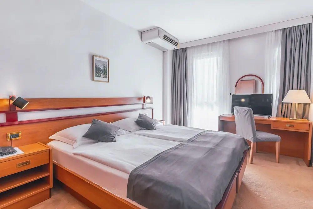 HOTEL: Hotel Horizont