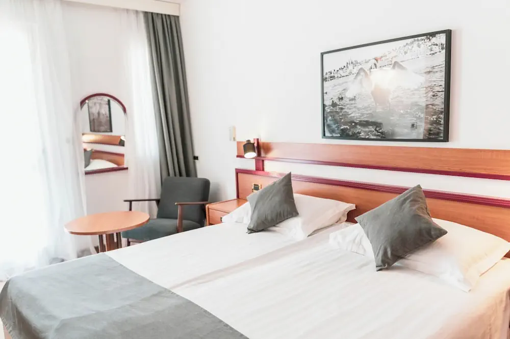 HOTEL: Hotel Horizont