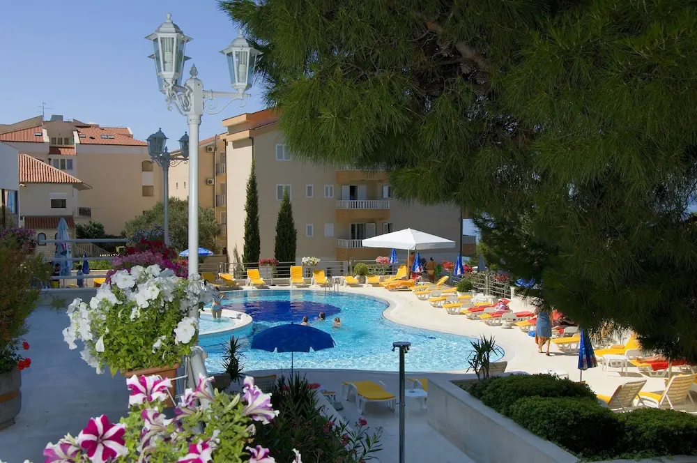 HOTEL: Hotel Horizont