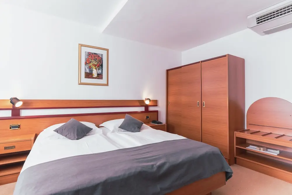 HOTEL: Hotel Horizont