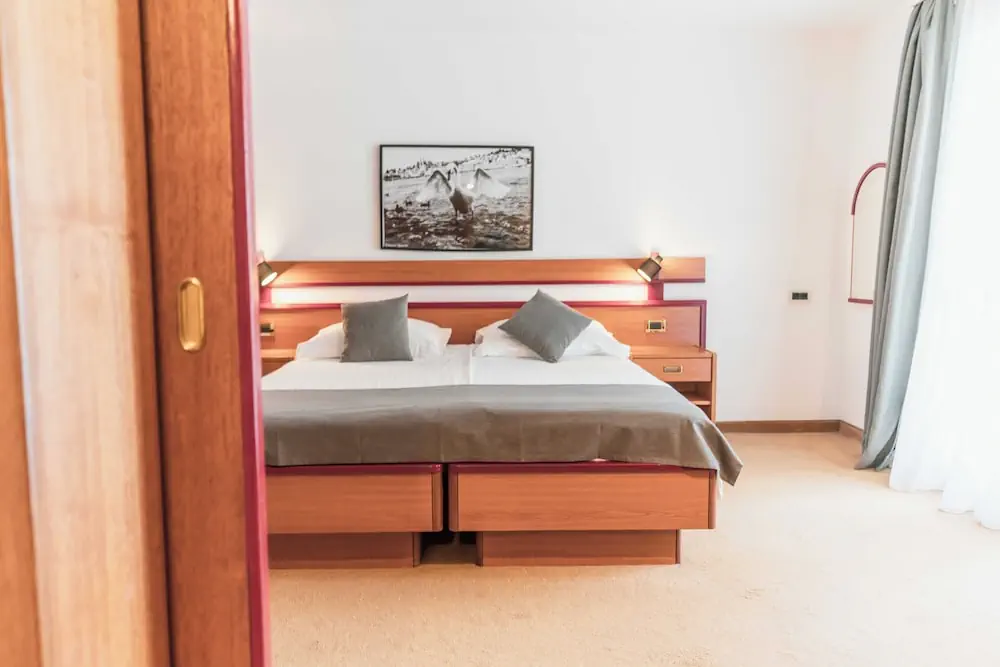 HOTEL: Hotel Horizont