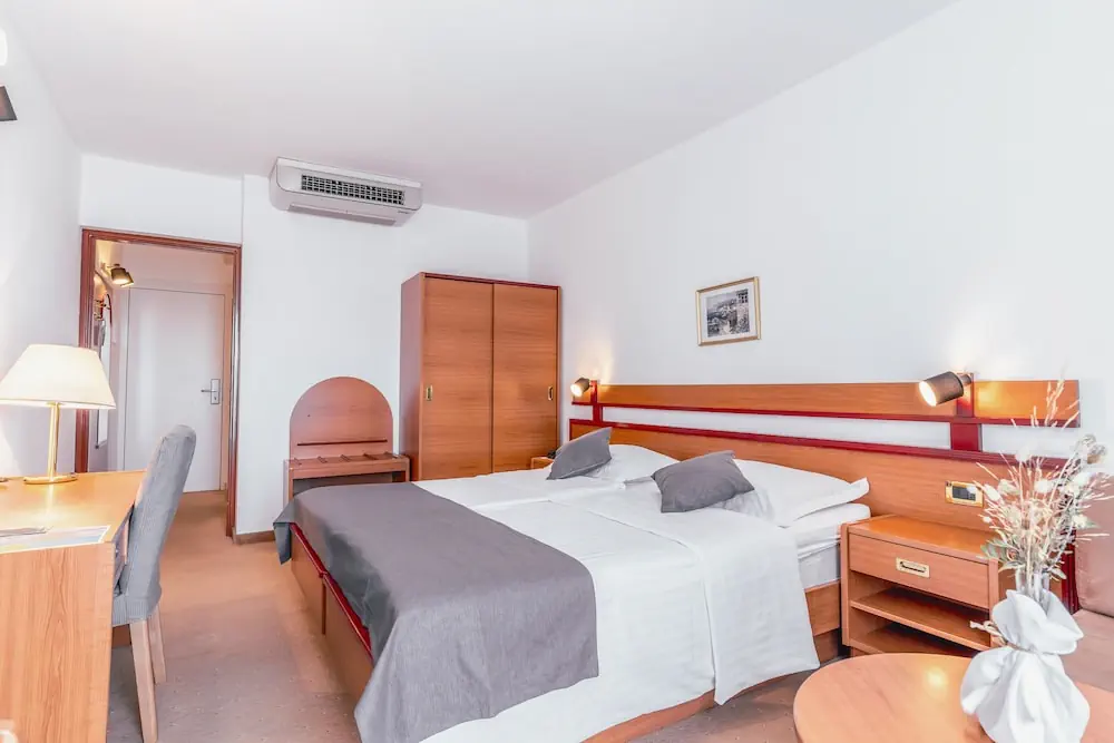 HOTEL: Hotel Horizont