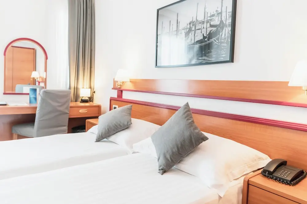 HOTEL: Hotel Horizont