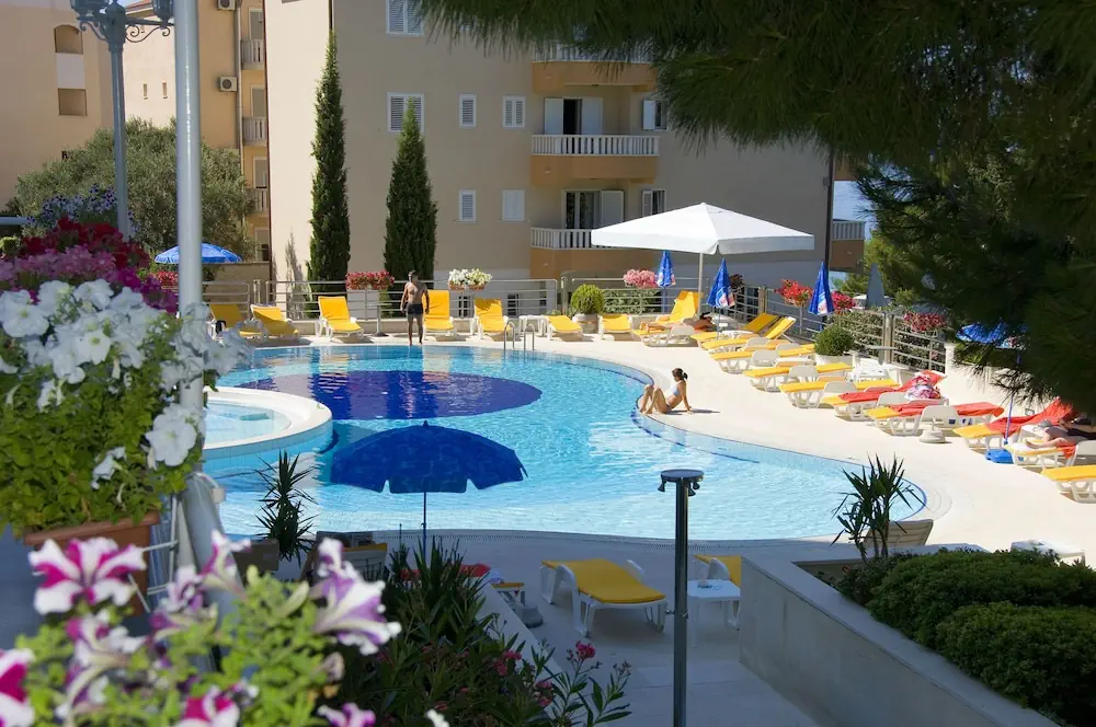 HOTEL: Hotel Horizont