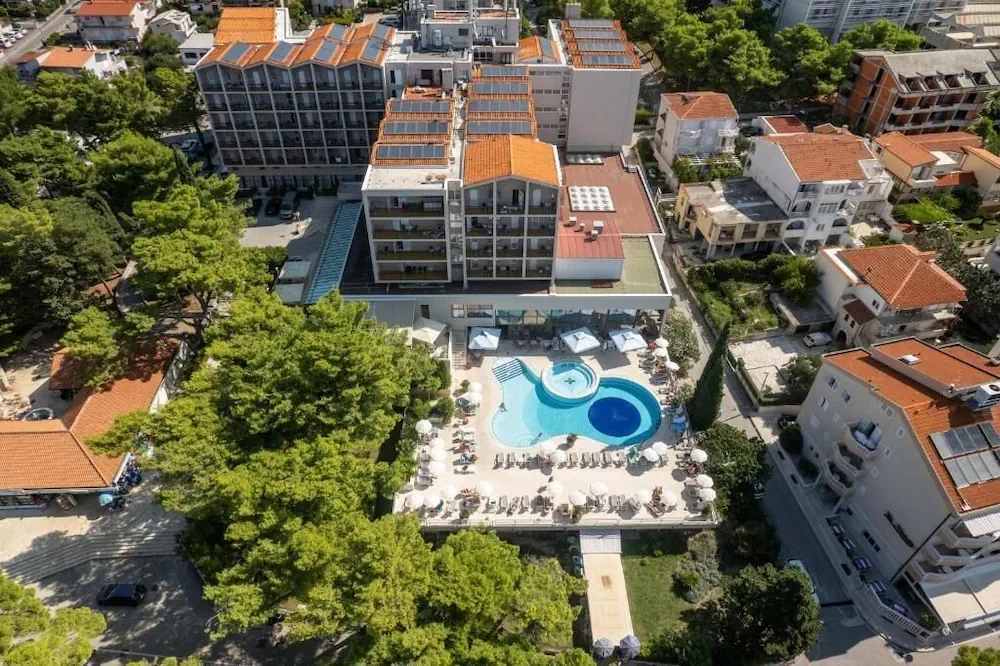 HOTEL: Hotel Horizont