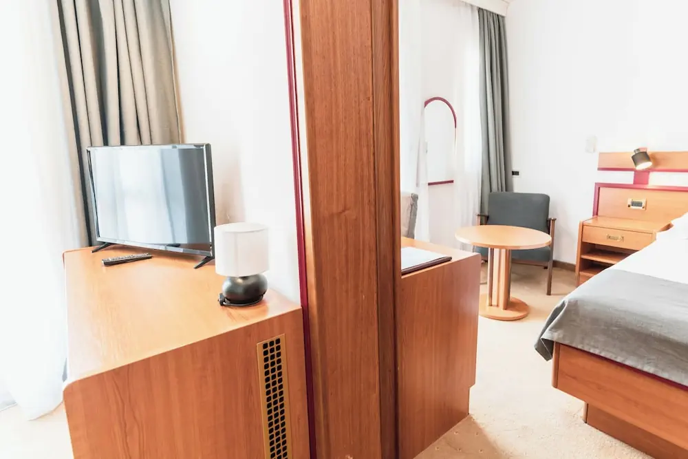 HOTEL: Hotel Horizont