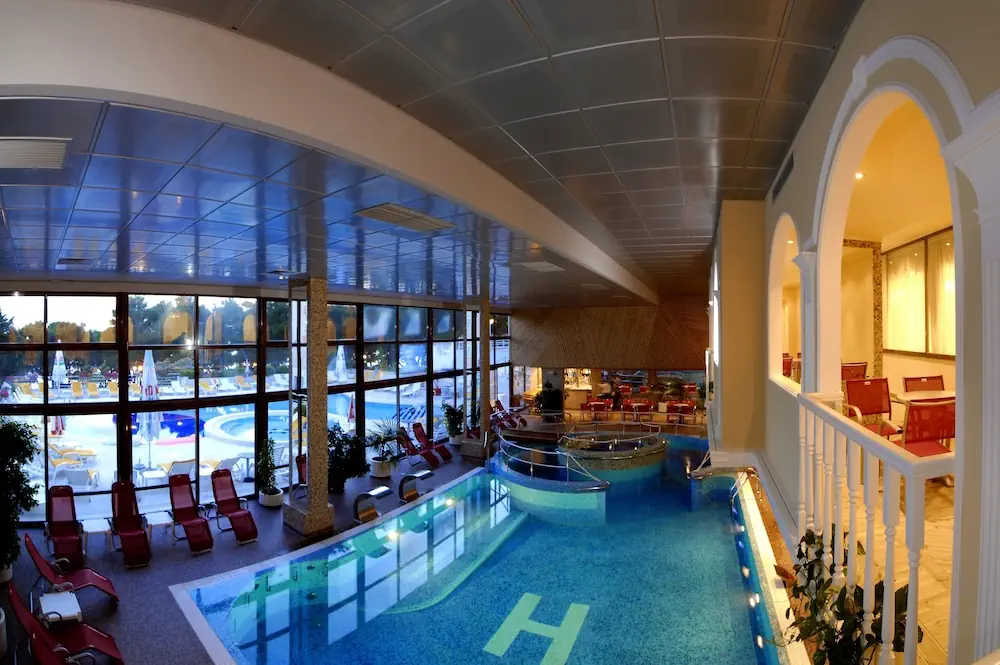 HOTEL: Hotel Horizont