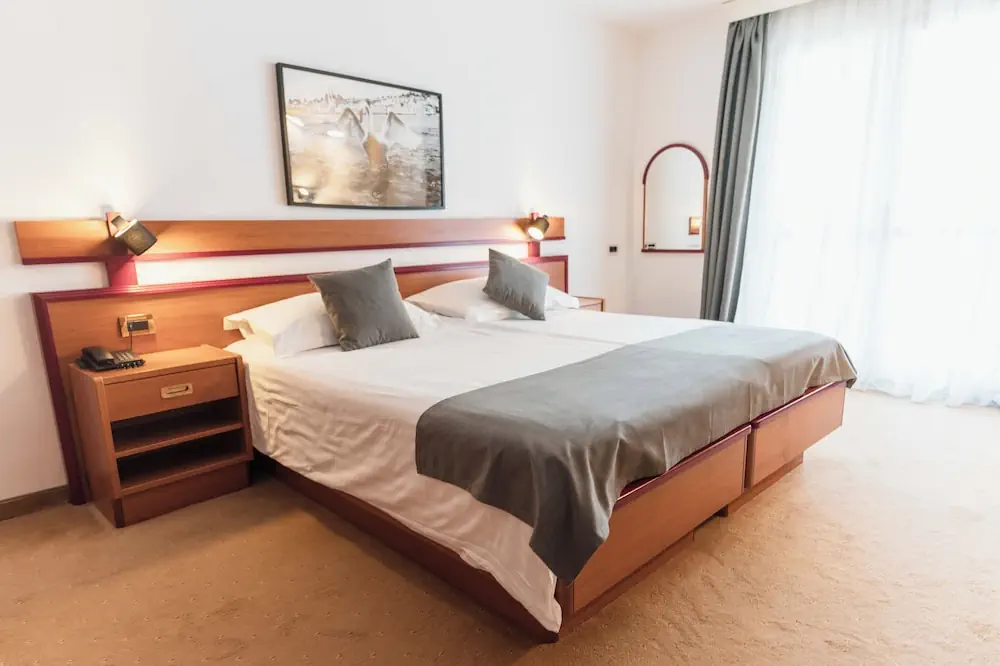 HOTEL: Hotel Horizont