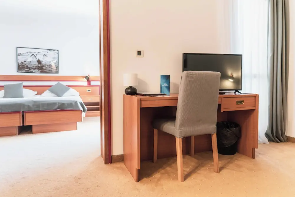 HOTEL: Hotel Horizont