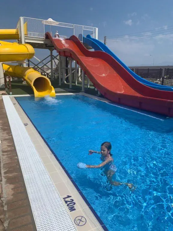 HOTEL: Almyros Beach Resort and Spa