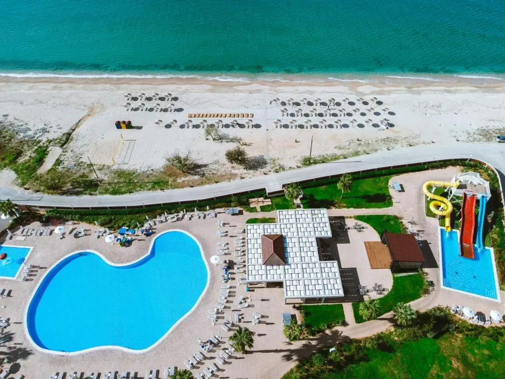 HOTEL: Almyros Beach Resort and Spa