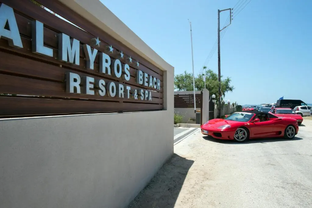 HOTEL: Almyros Beach Resort and Spa