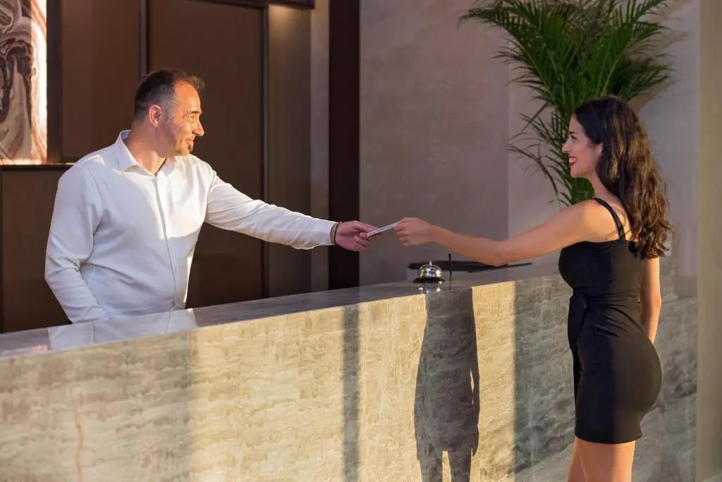 HOTEL: Almyros Beach Resort and Spa