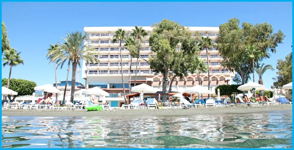Poseidonia Beach photo 2