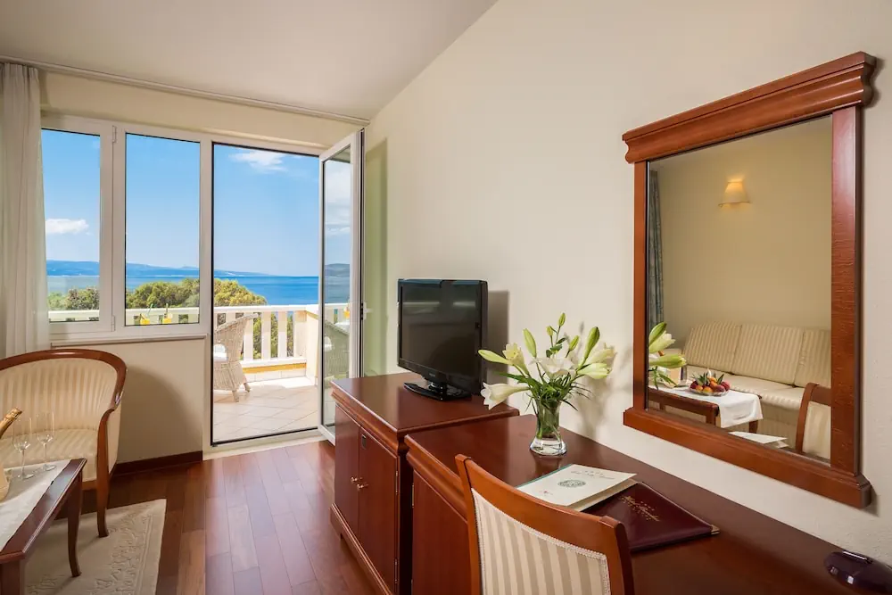 HOTEL: Hotel Bacchus