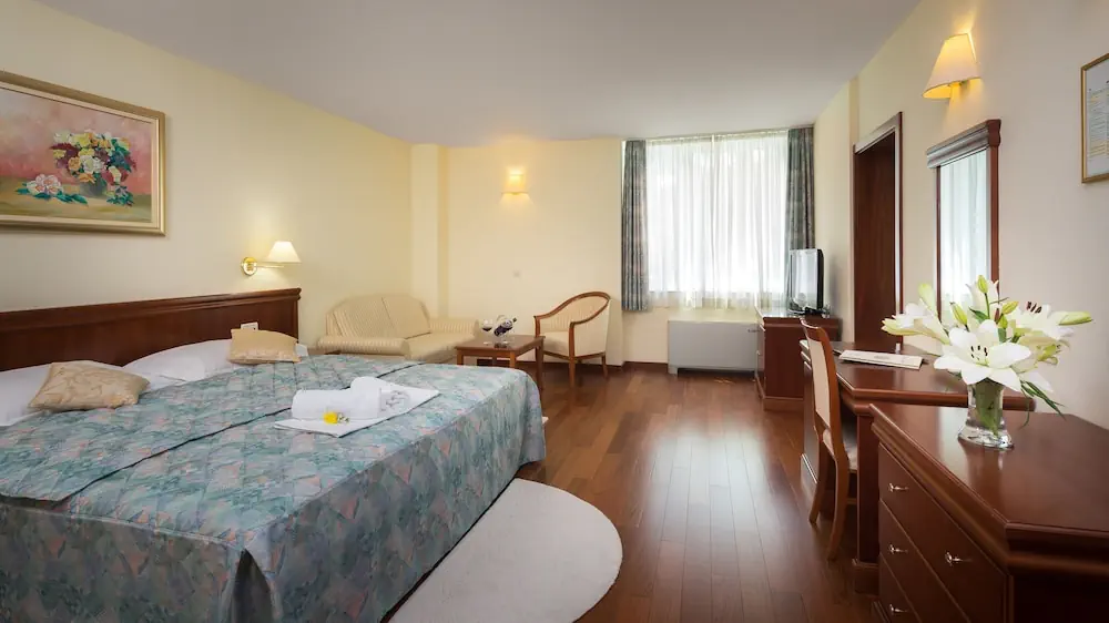 HOTEL: Hotel Bacchus