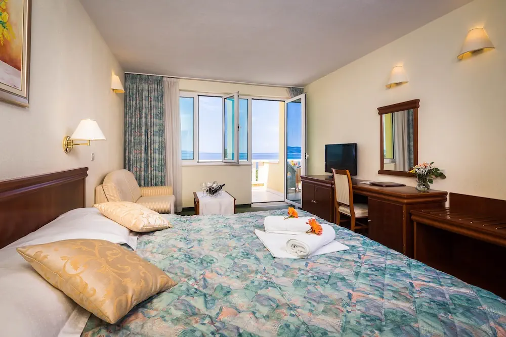 HOTEL: Hotel Bacchus