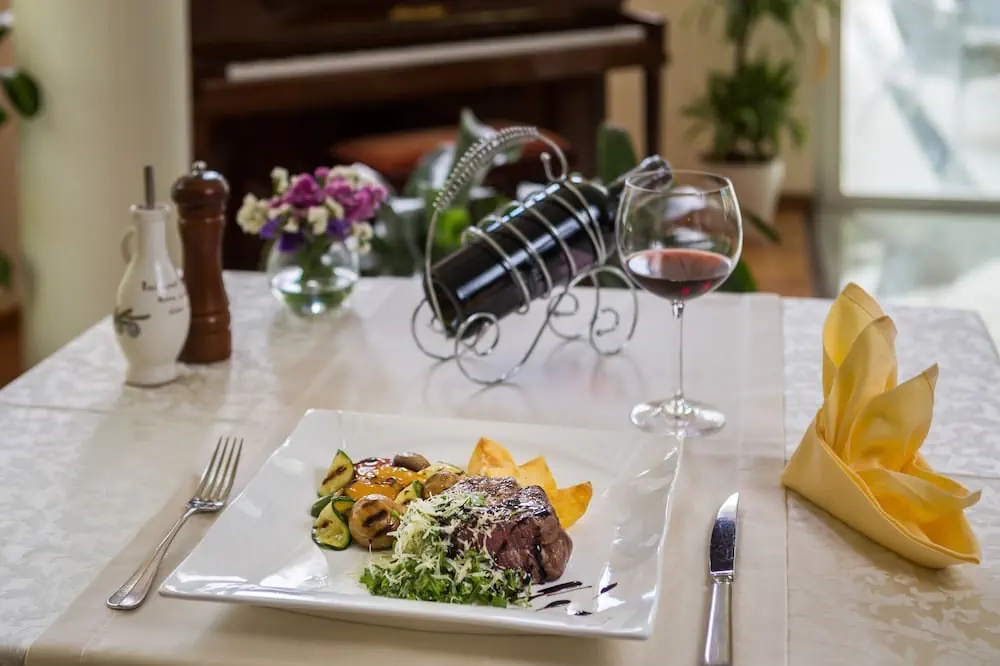 HOTEL: Hotel Bacchus