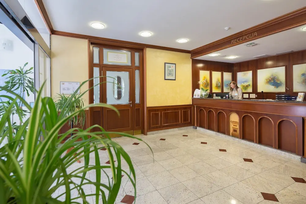 HOTEL: Hotel Bacchus