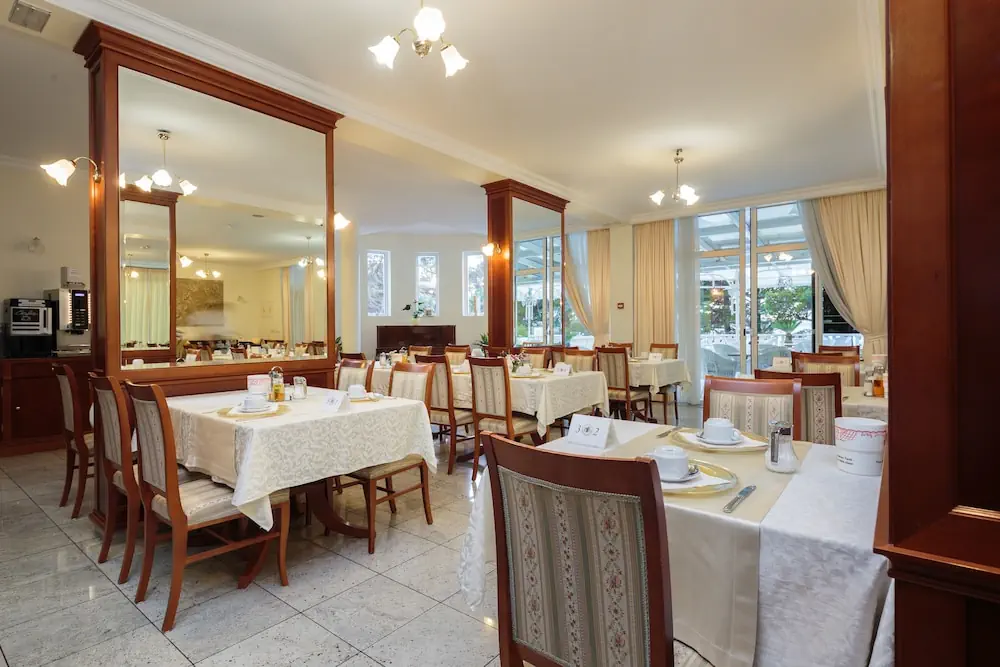 HOTEL: Hotel Bacchus