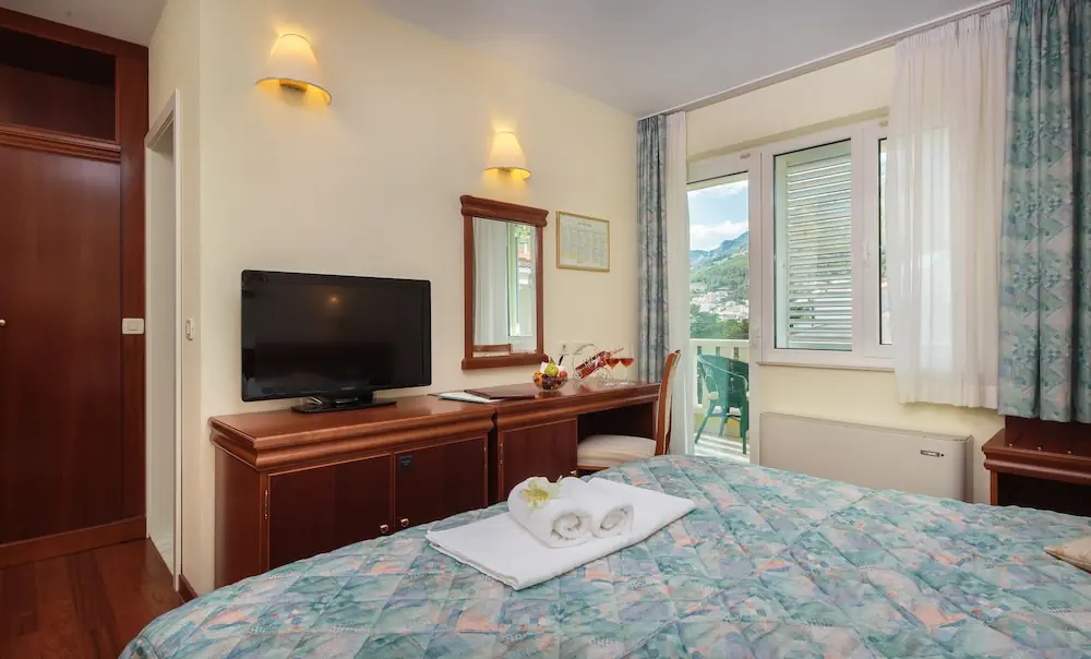 HOTEL: Hotel Bacchus