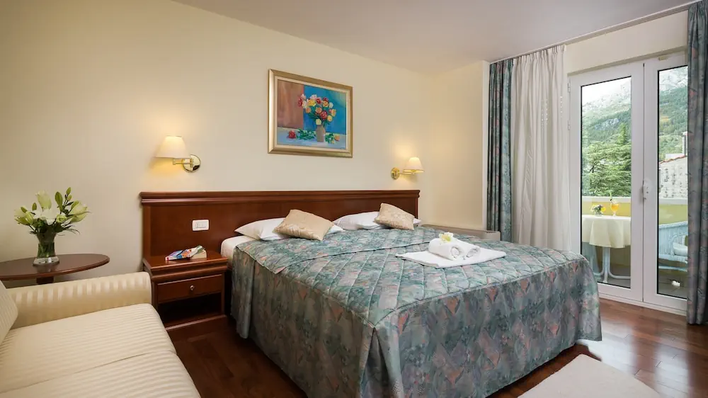 HOTEL: Hotel Bacchus