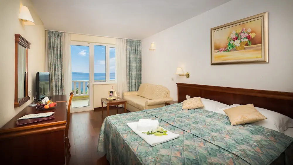 HOTEL: Hotel Bacchus