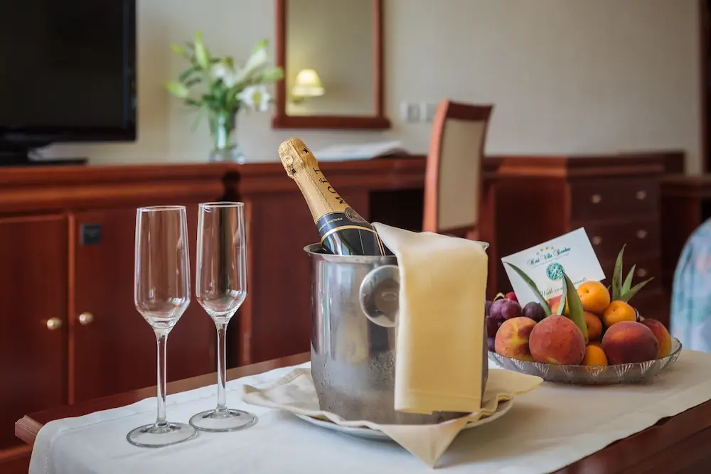 HOTEL: Hotel Bacchus