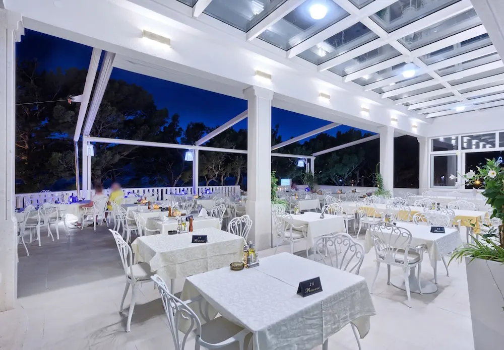 HOTEL: Hotel Bacchus
