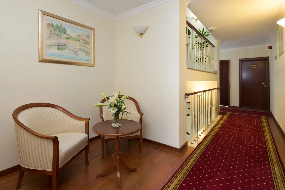 HOTEL: Hotel Bacchus
