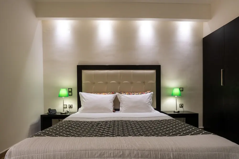 HOTEL: Angela Suites Boutique Hotel
