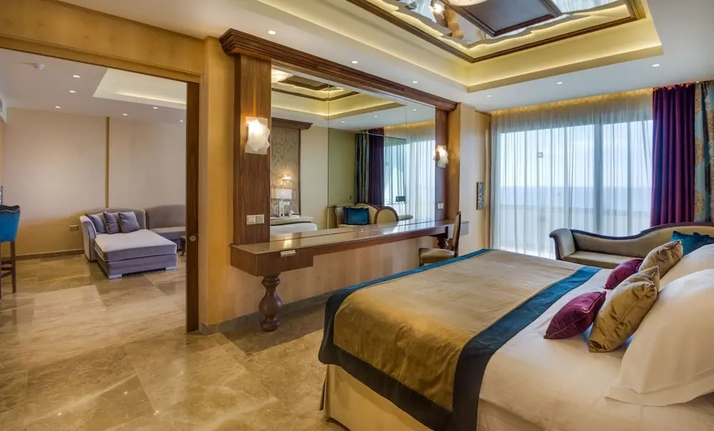 HOTEL: Adams Beach Hotel and Spa