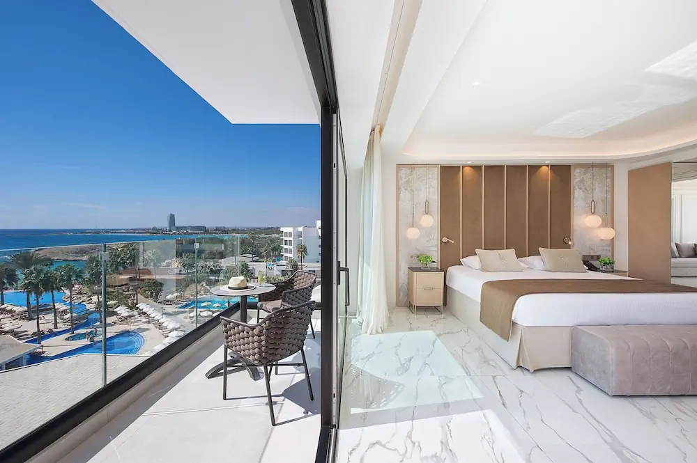 HOTEL: Adams Beach Hotel and Spa