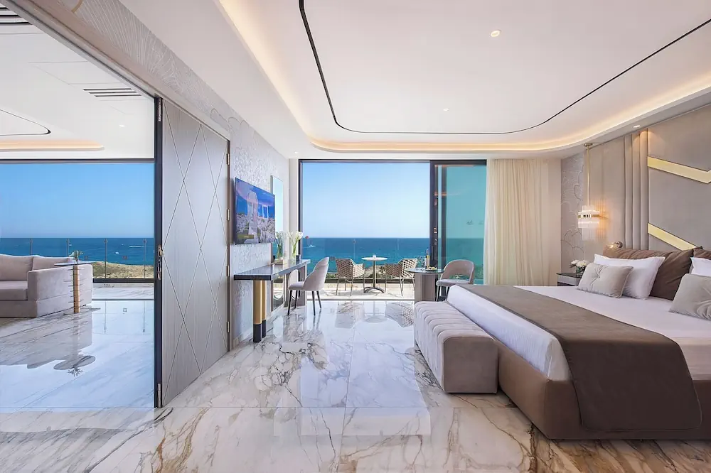 HOTEL: Adams Beach Hotel and Spa