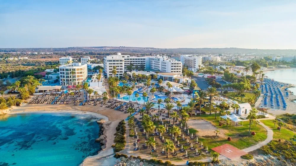HOTEL: Adams Beach Hotel and Spa