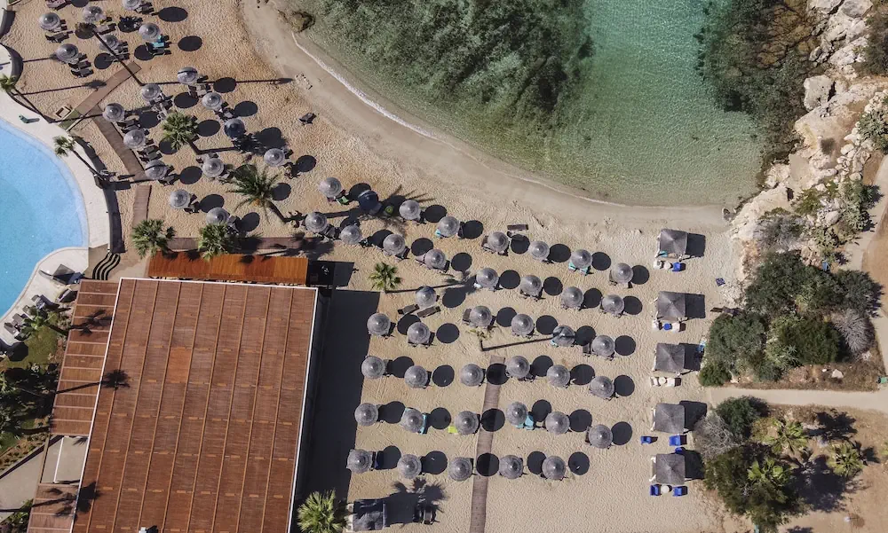 HOTEL: Adams Beach Hotel and Spa