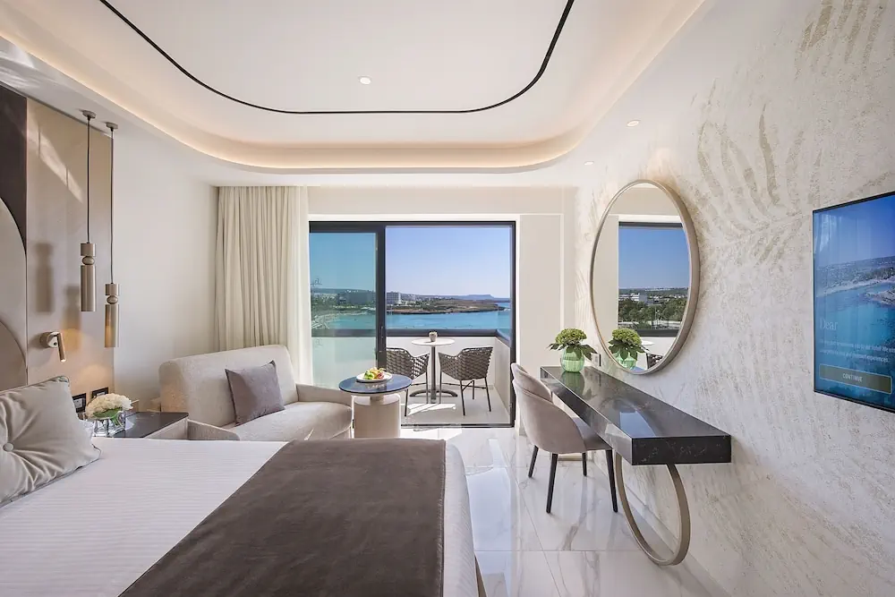 HOTEL: Adams Beach Hotel and Spa