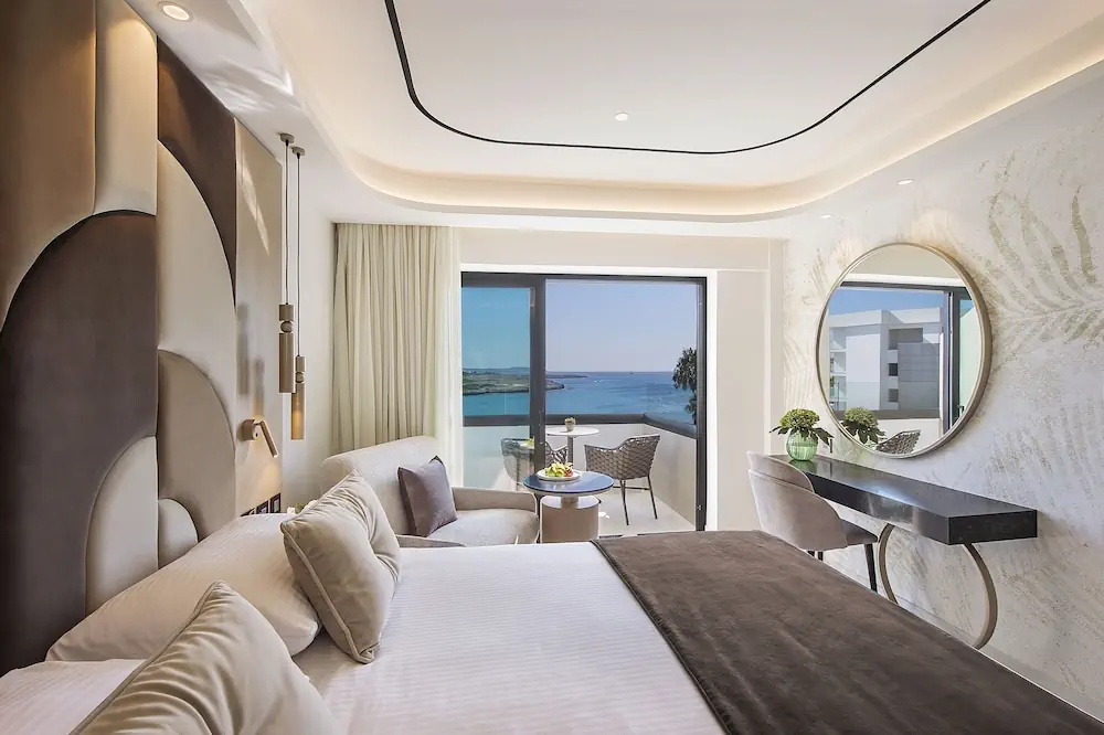 HOTEL: Adams Beach Hotel and Spa