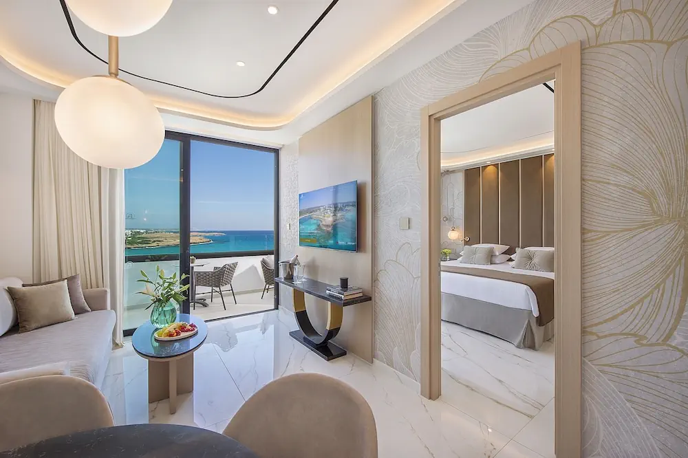 HOTEL: Adams Beach Hotel and Spa