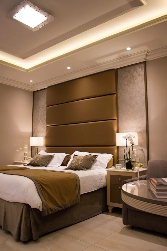 HOTEL: Adams Beach Hotel and Spa