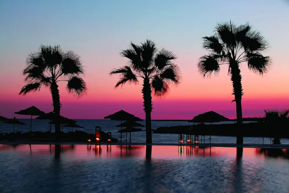 HOTEL: Adams Beach Hotel and Spa