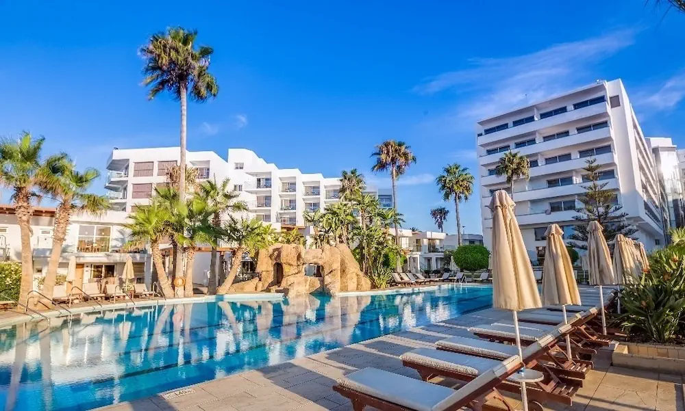HOTEL: Adams Beach Hotel and Spa